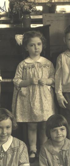 Muriel Ruth STARR from kindergarten class photo Park Manor